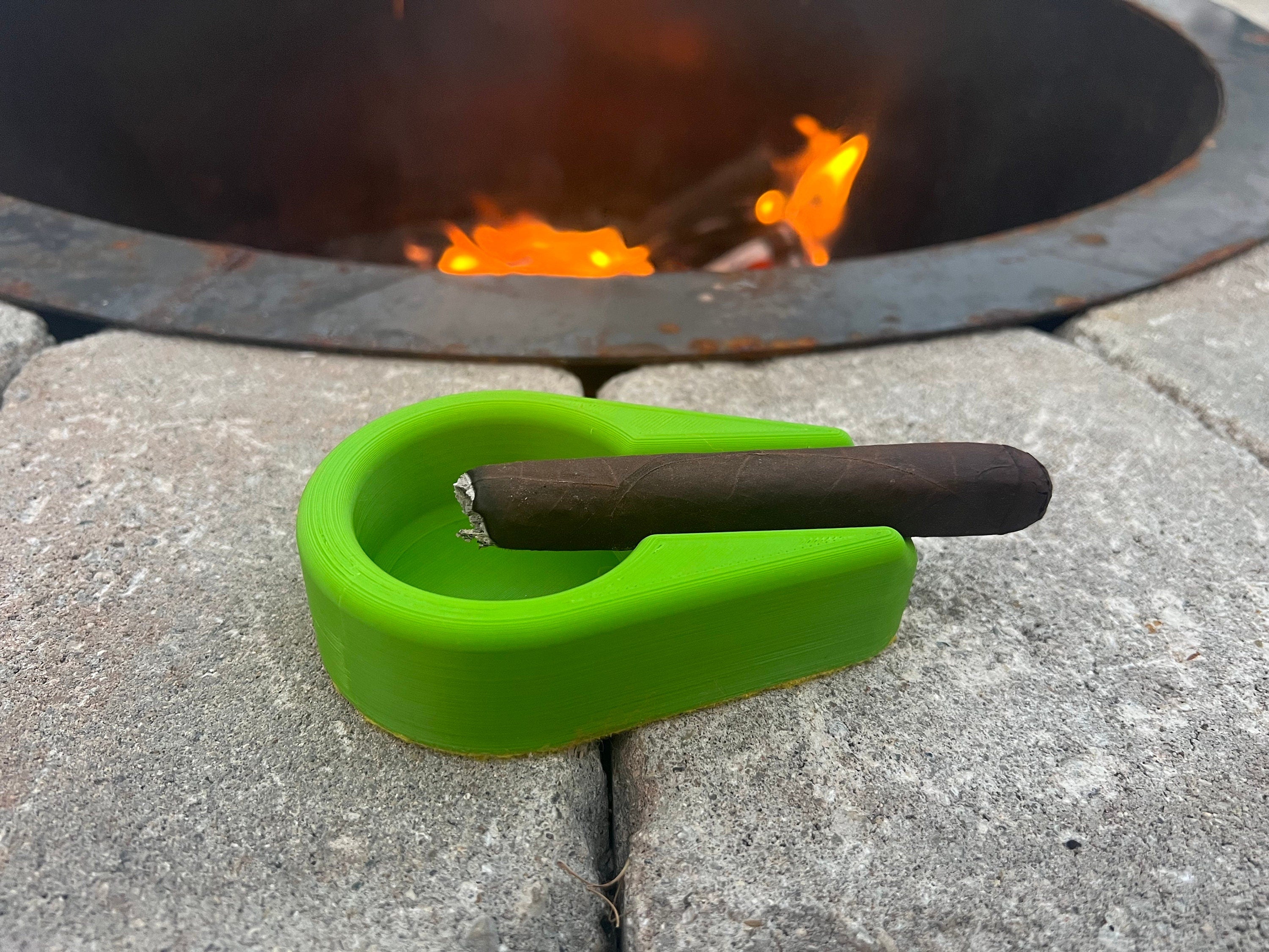 AshForge Lone Wolf - Drop Proof Cigar Ashtray, Single Rest