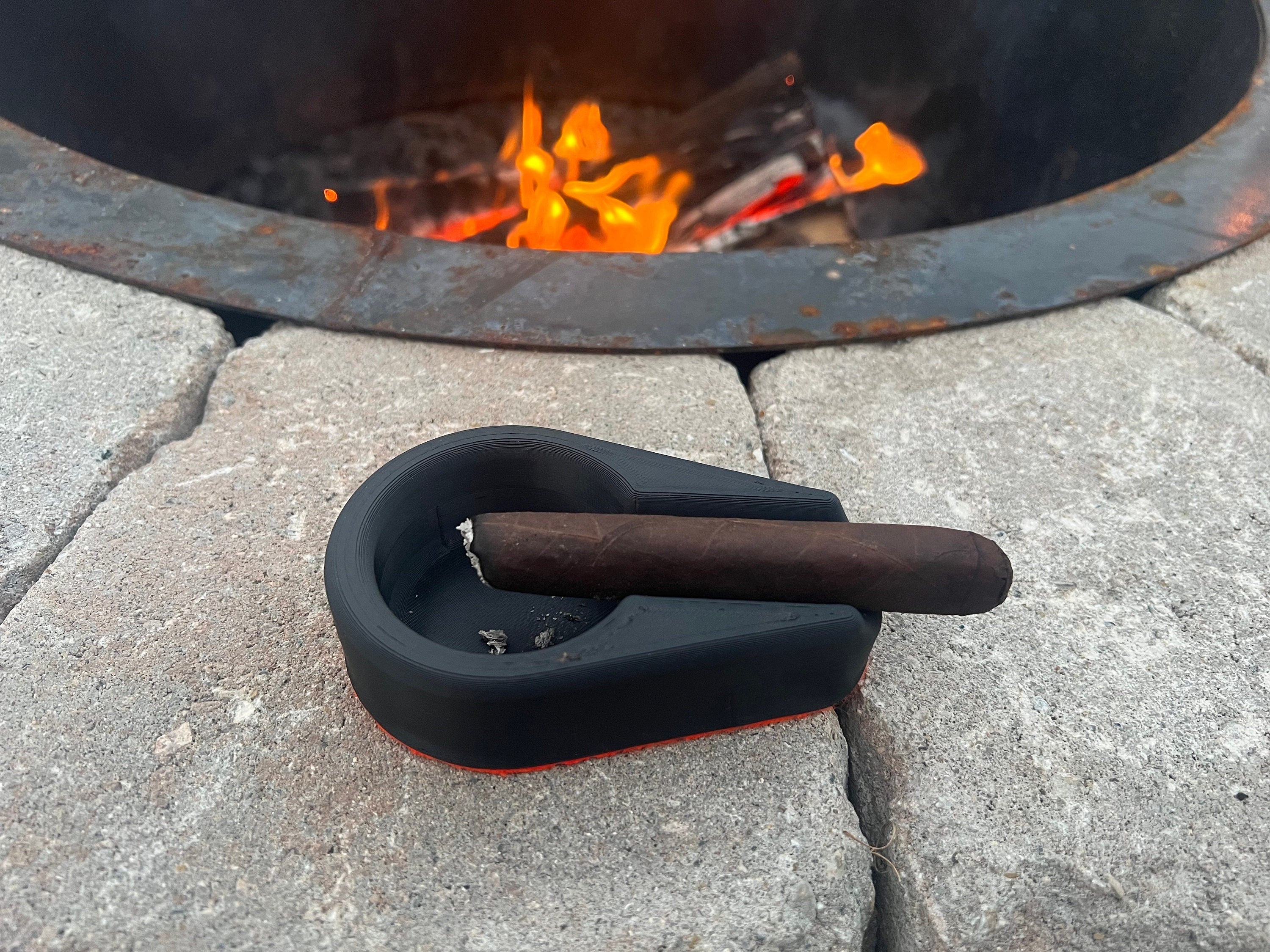 AshForge Lone Wolf - Drop Proof Cigar Ashtray, Single Rest